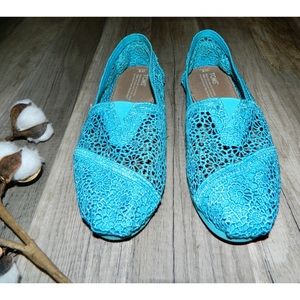 TOMS Crochet Lace Classic Slip On Shoe
